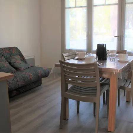 - Rez-de-chaussee Gauche - 90m De La * Ronce-les-Bains