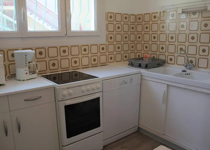 - Rez-de-chaussee Gauche - 90m De La * Ronce-les-Bains