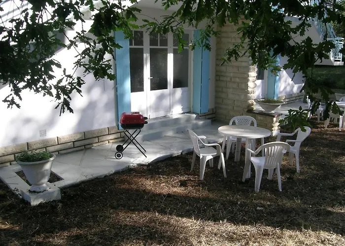 Διαμέρισμα - Rez-de-chaussee Gauche - 90m De La Ronce-les-Bains