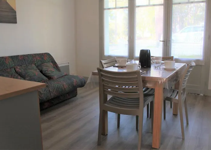 - Rez-de-chaussee Gauche - 90m De La * Ronce-les-Bains