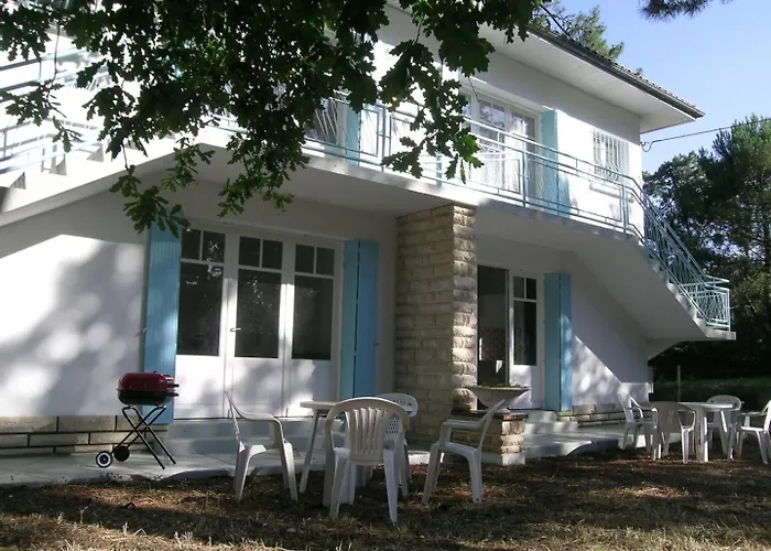 - Rez-de-chaussee Gauche - 90m De La *